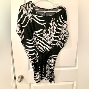 THX Collection Black and White Dolman Sleeve Tunic